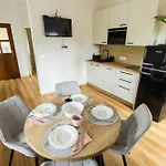 Ajda Apartman *