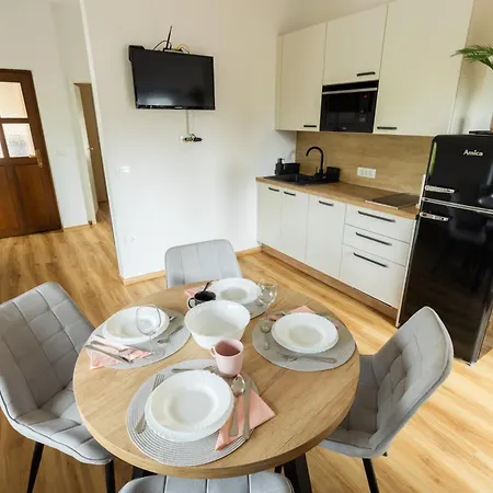 Ajda Apartament *